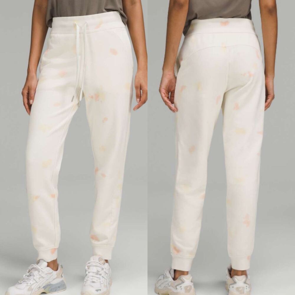 Lululemon Scuba High-Rise French Terry Jogger Size 6, Echo Dye antique lemon